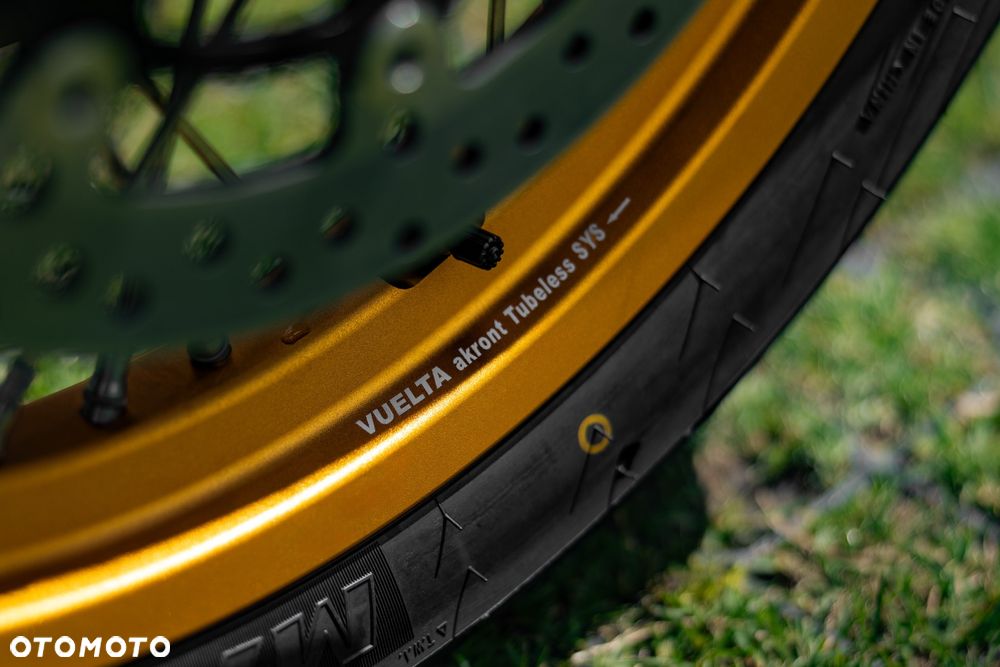 CFMoto MT - 15