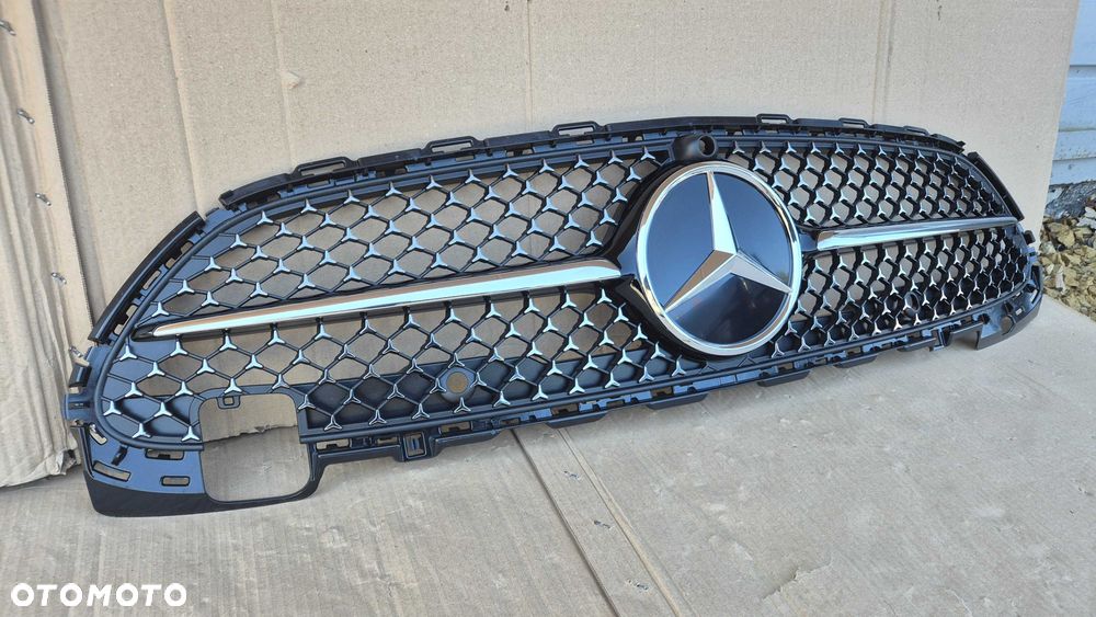 Atrapa chłodnic GRILL Mercedes C Klasa W206 21- AMG LINE KAMERA A206 - 4