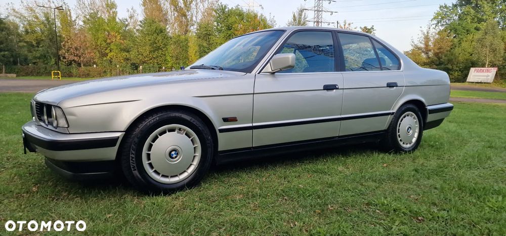 BMW Seria 5 520i - 33