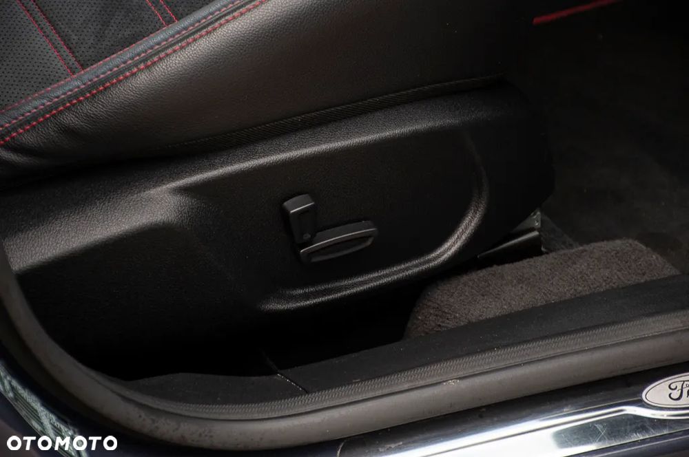 Ford Mondeo SW 2.0 EcoBoost Titanium S - 36