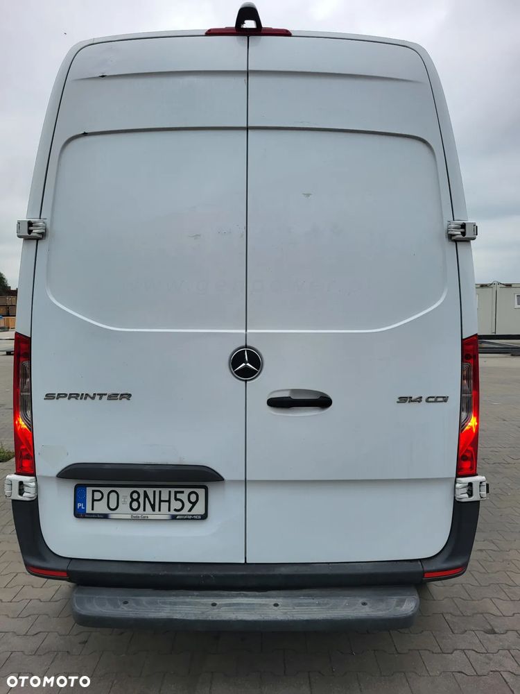 Mercedes-Benz Sprinter - 14