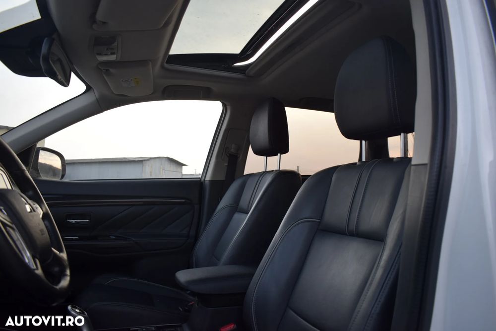 Mitsubishi Outlander 2.0 4WD - 29