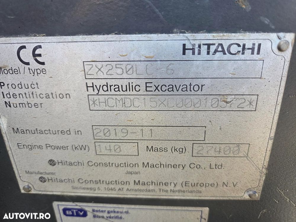 Hitachi SET BRATE LUNGI NOI 18m, cupa 0,9mc, 2019, 6.017h, gresare automata, latime 3,19m, 3 pompe hidr Hitachi, camera spate, camera laterala, consum mediu 13l/h, motor Isuzu 190CP, JAPONIA, doar 377h deplasare lant 80% ok, leasing 3 ani-PROMOTIE 131.900Eur - 6