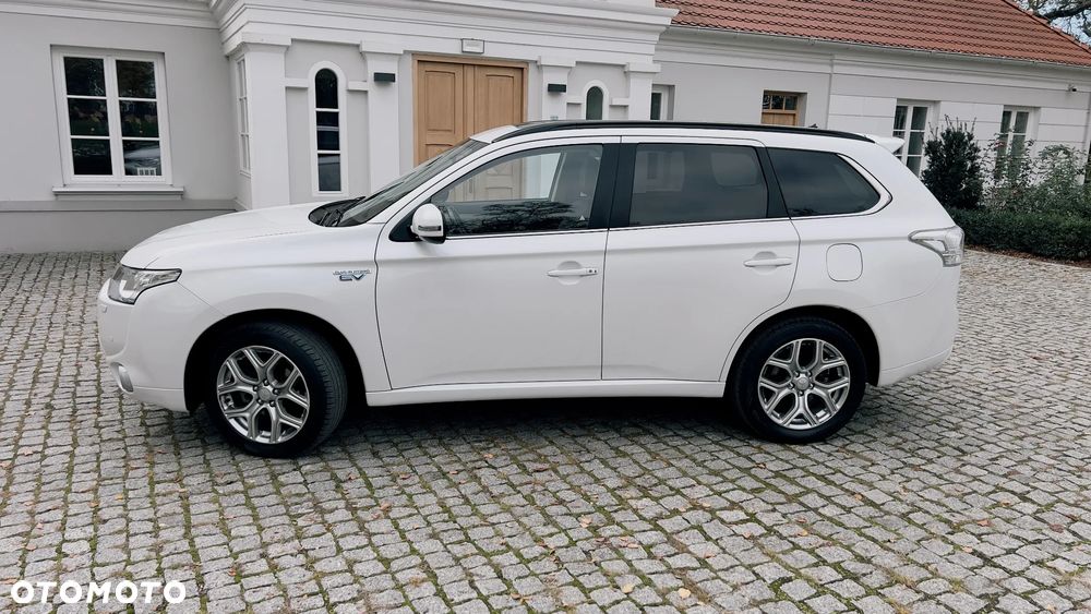 Mitsubishi Outlander 2014 photo 4