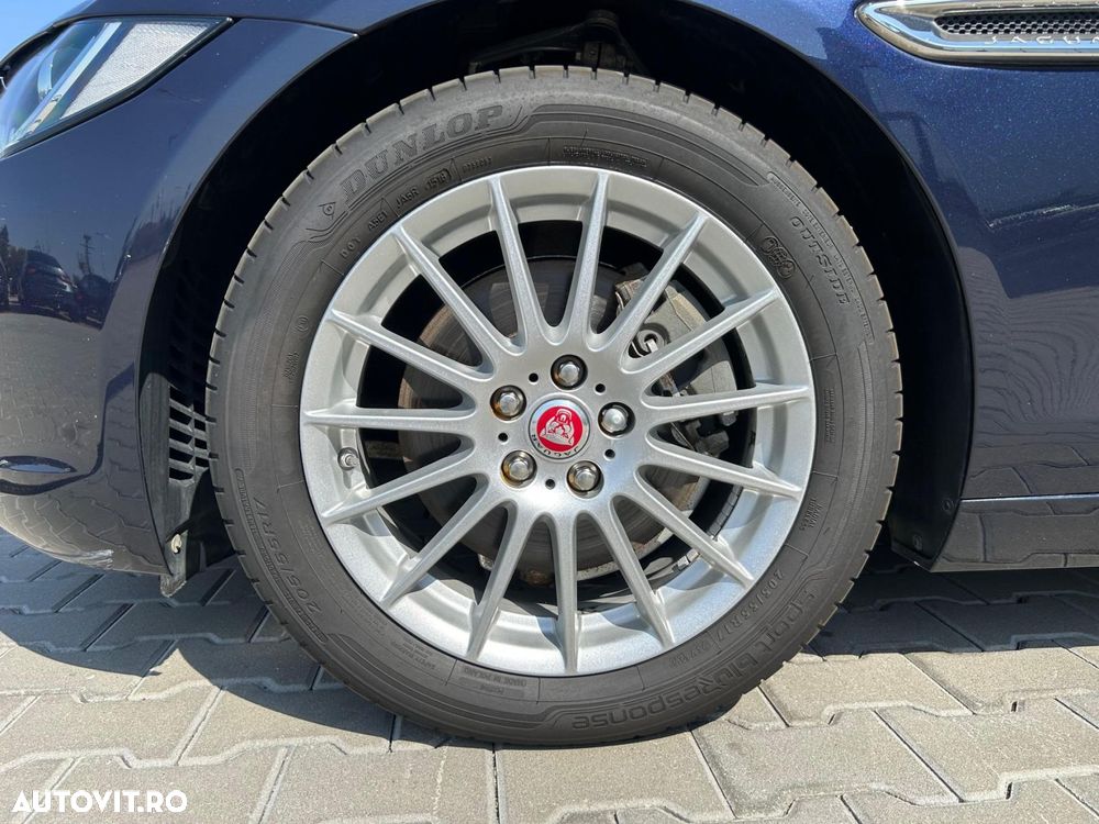 Jaguar XE 20d Aut. Prestige - 34