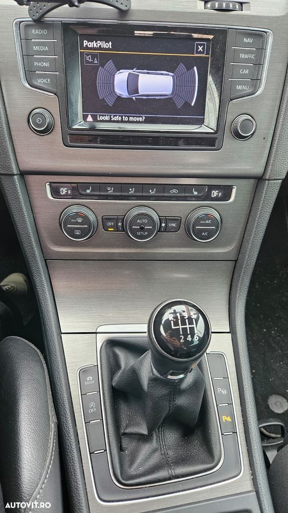 Volkswagen Golf - 2