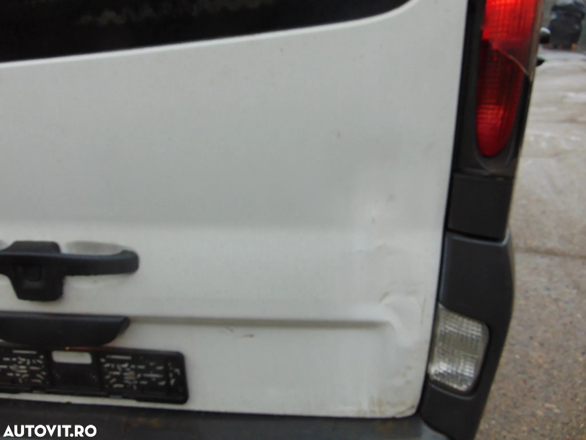 Haion Opel Vivaro 2001-2013 Renault Trafic haion cu luneta alb - 2