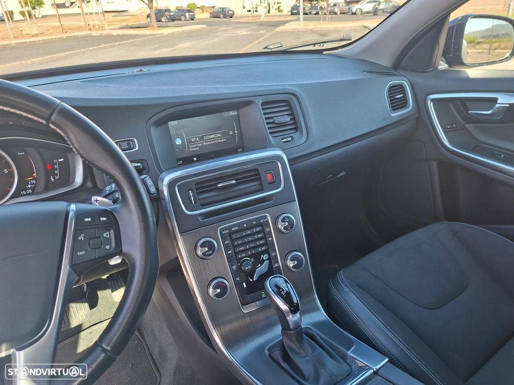 Volvo V60 Cross Country - 9