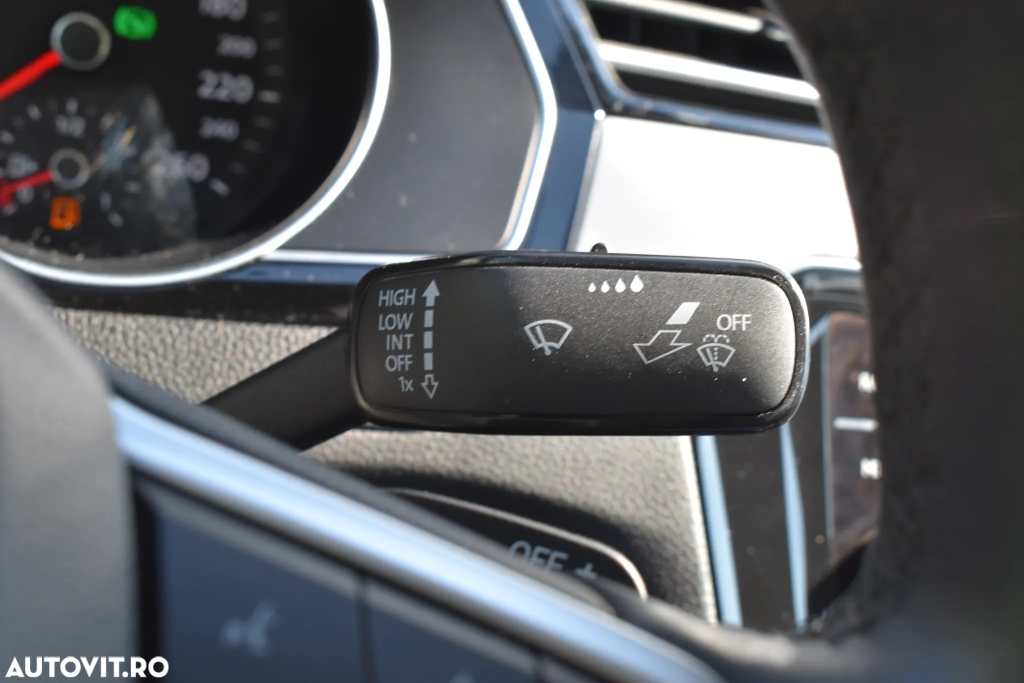 Volkswagen Passat 2.0 TDI DSG Highline - 18