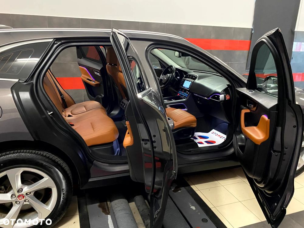 Jaguar F-Pace 2.0 i4D AWD Prestige - 22
