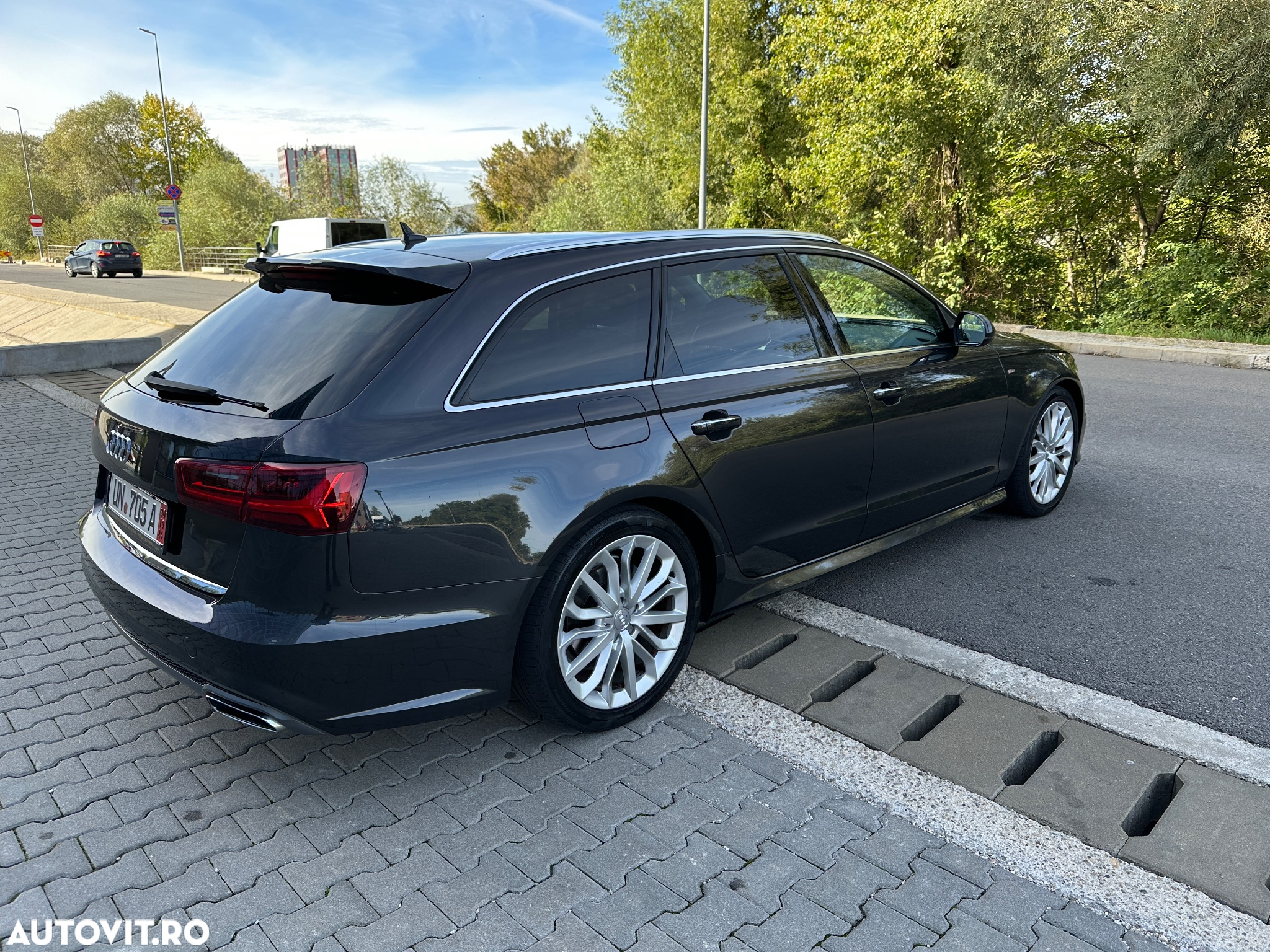 Audi A6 Avant 2.0 TDI Ultra S tronic - 8