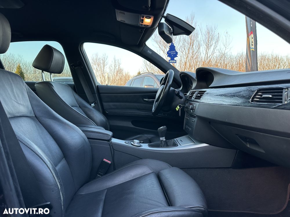 BMW Seria 3 320si - 5