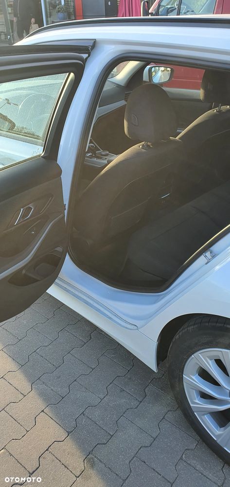 BMW Seria 3 318d - 9