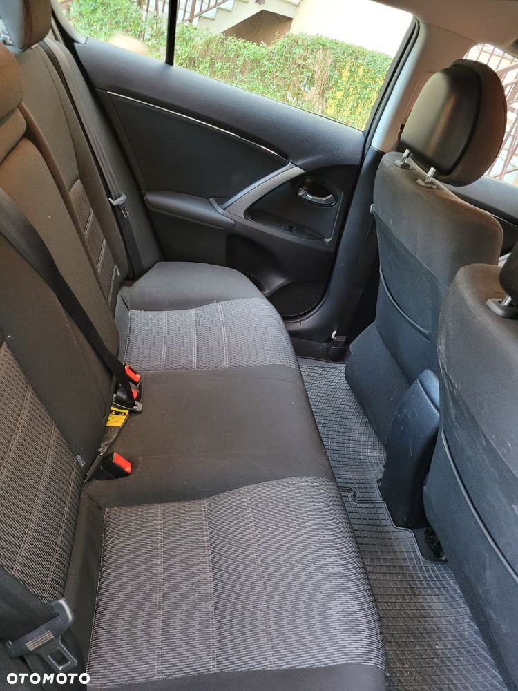 Toyota Avensis 2.0 D-4D Premium - 12