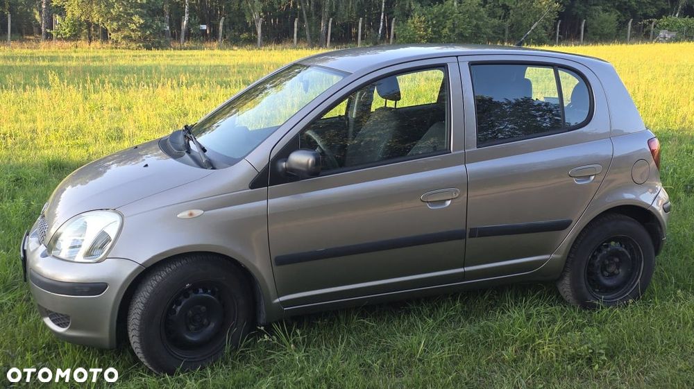 Toyota Yaris 1.0 Base - 4