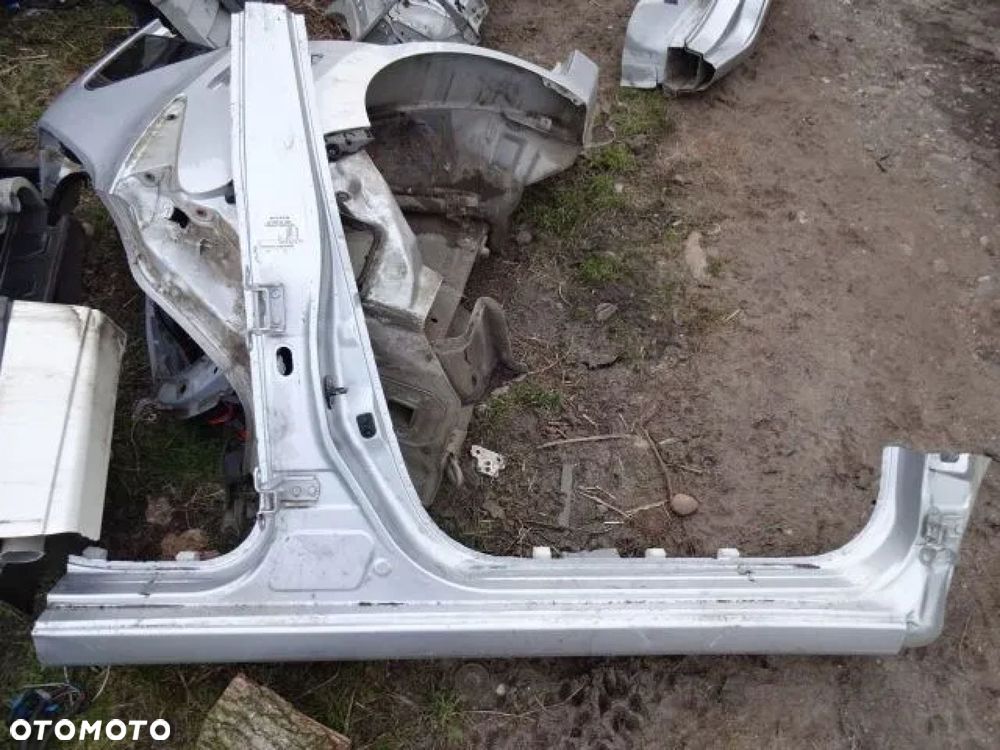 NISSAN PULSAR 2014 PRAWY PRÓG SŁUPEK - 1