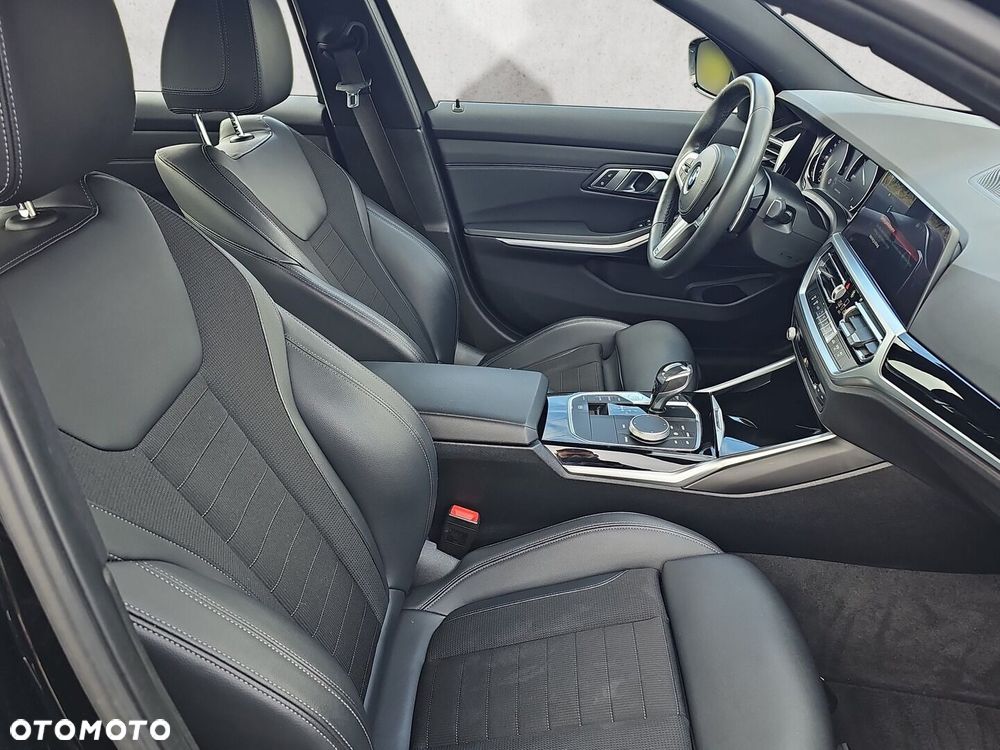 BMW Seria 3 320d xDrive - 16