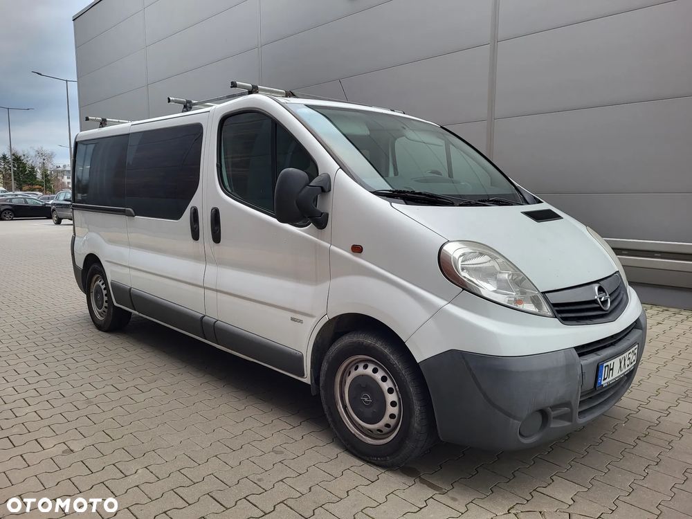 Opel Vivaro - 1