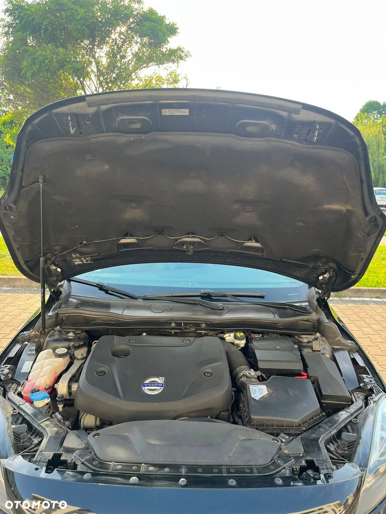 Volvo V40 D4 Drive-E R-Design Momentum - 4