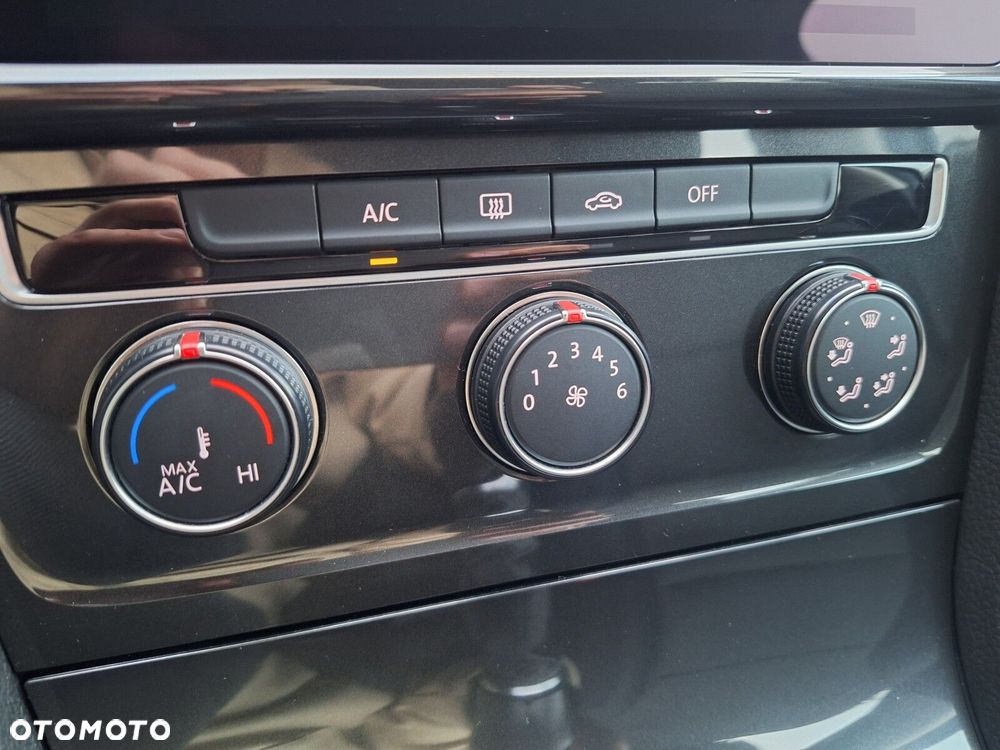 Volkswagen Golf 1.5 TSI BMT Evo Comfortline - 29