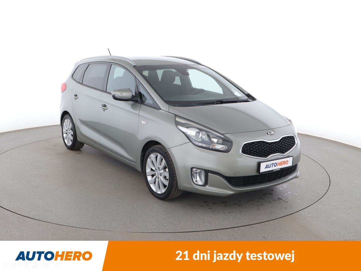 Kia Carens - 8