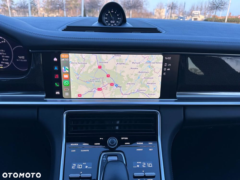 Porsche Panamera - 25