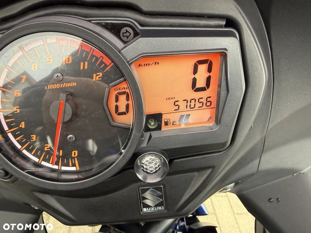 Suzuki GSX - 16