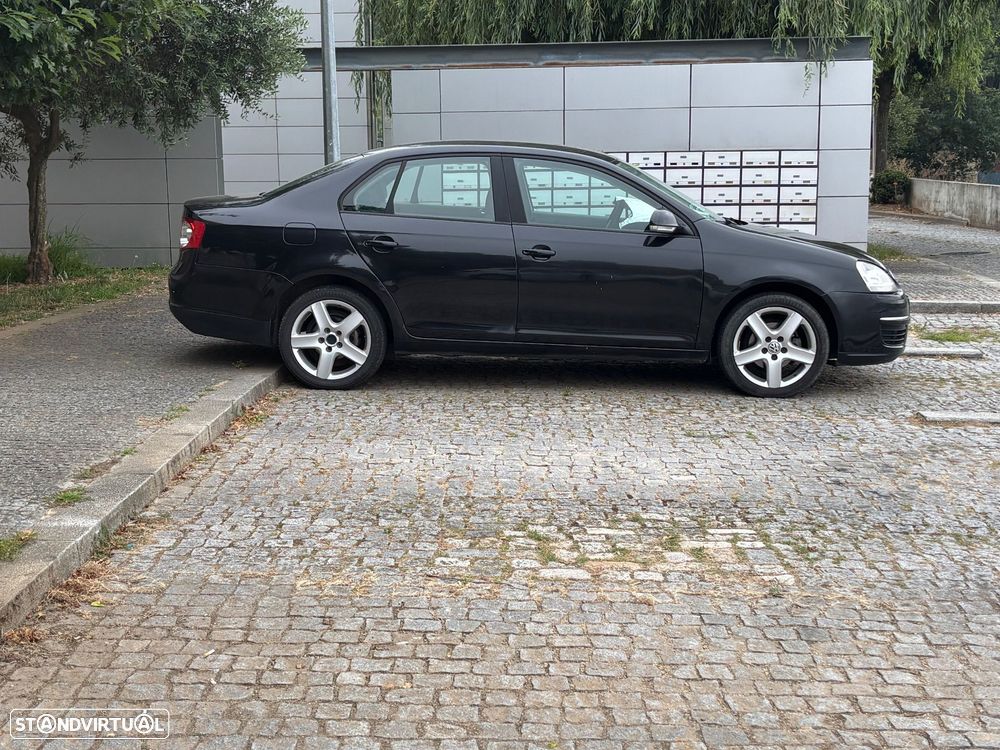 VW Jetta 1.9 TDi Trendline - 2