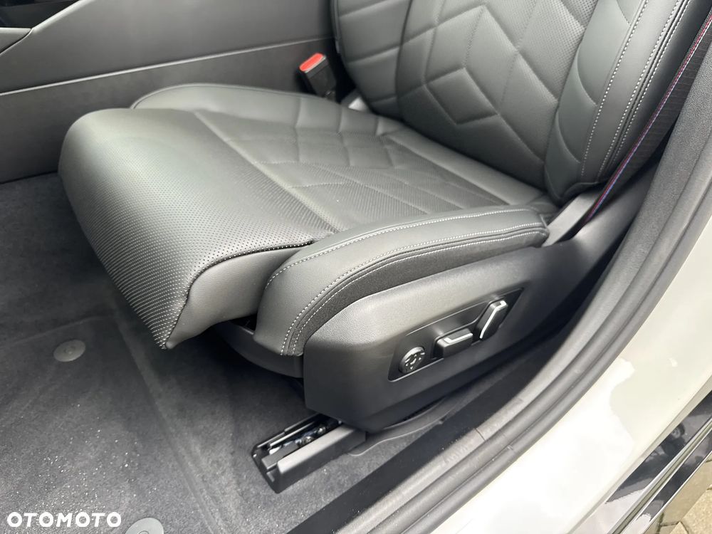 BMW Seria 5 520d xDrive mHEV M Sport Edition - 13