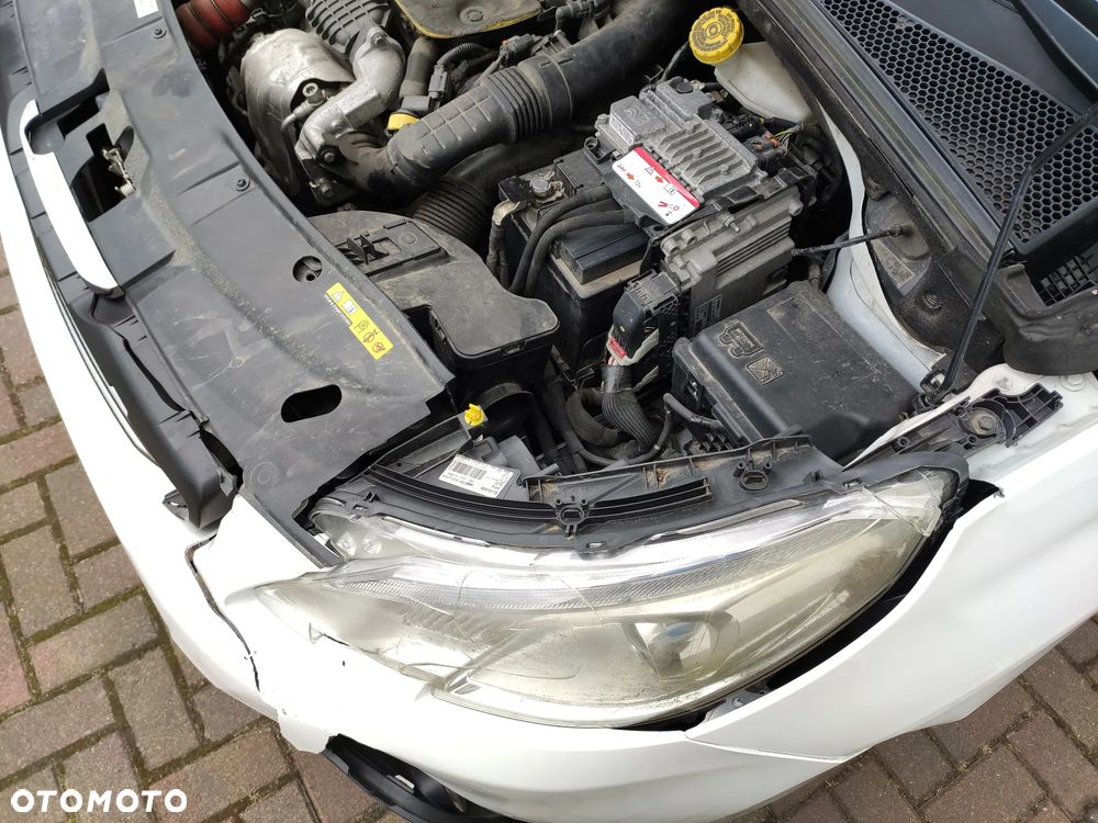 Peugeot 2008 1.6 BlueHDi Allure - 32