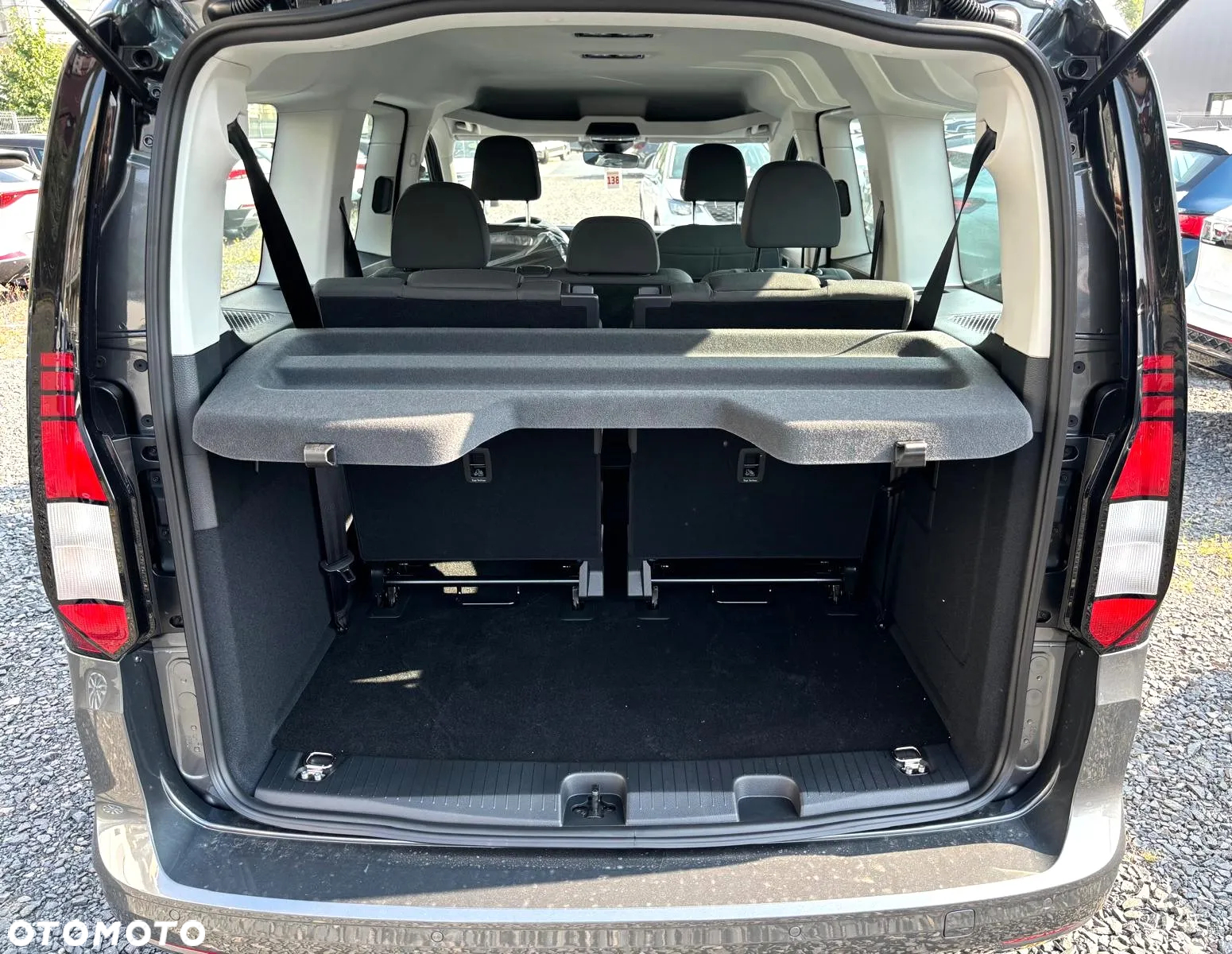 Volkswagen Caddy Maxi 2.0 TDI Life DSG - 9