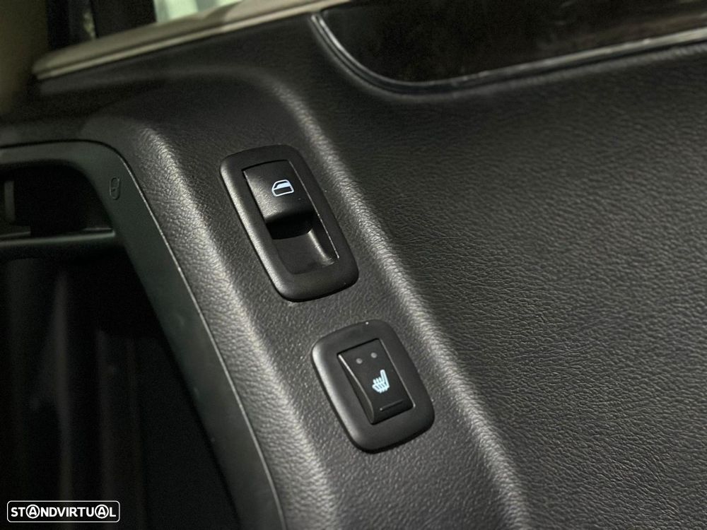 Lancia Voyager 2.8 CRD Platinum - 45