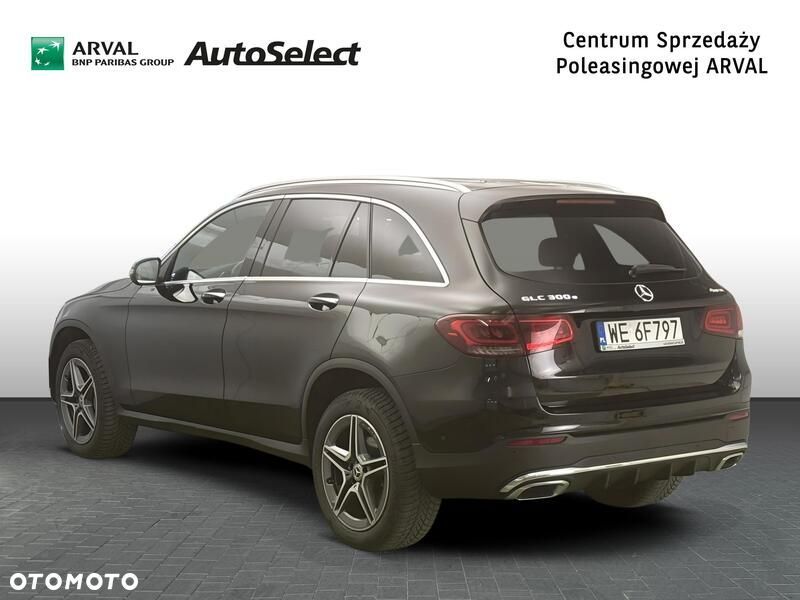 Mercedes-Benz GLC 300 e 4-Matic Business Edition - 3