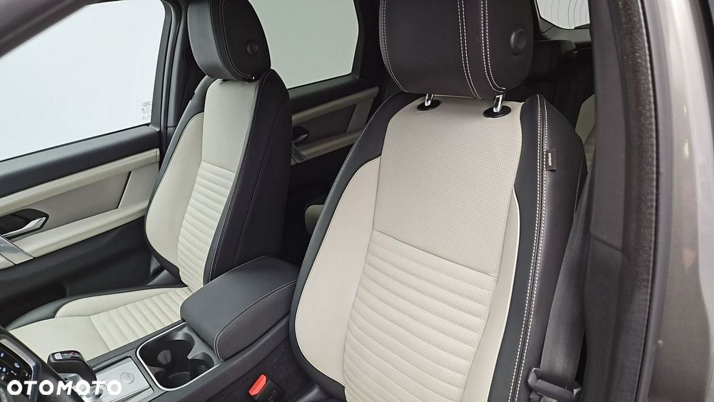 Land Rover Discovery Sport 2.0 D200 mHEV - 11