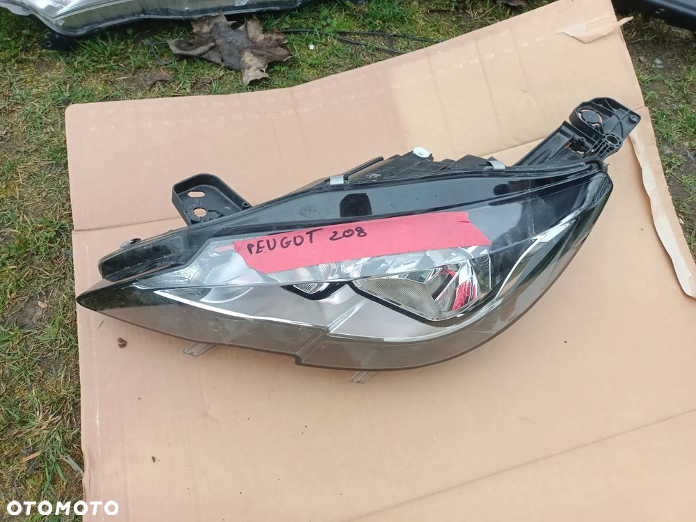 PEUGEOT 308 II T9 LAMPA PRZÓD LEWA - 1