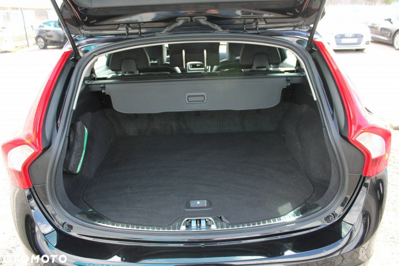 Volvo V60 Cross Country D4 Drive-E Momentum - 16