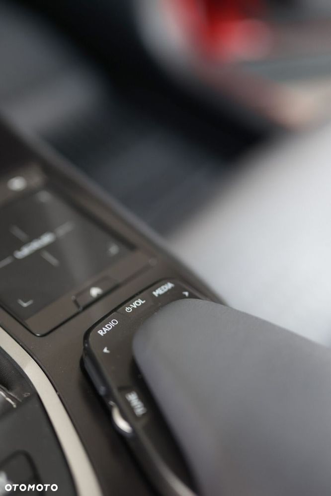 Lexus UX - 27