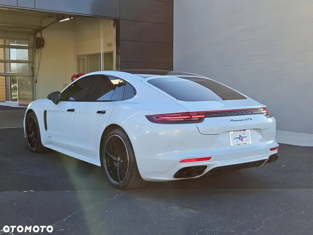Porsche Panamera GTS - 4