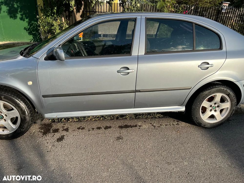 Skoda Octavia 1.6 Combi - 2
