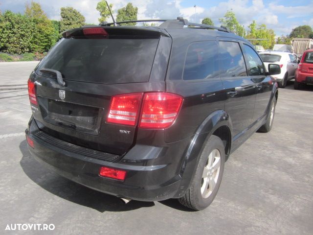 Dezmembrez Doge Journey 2.0D , an 2008 , tip motor BWD - 6