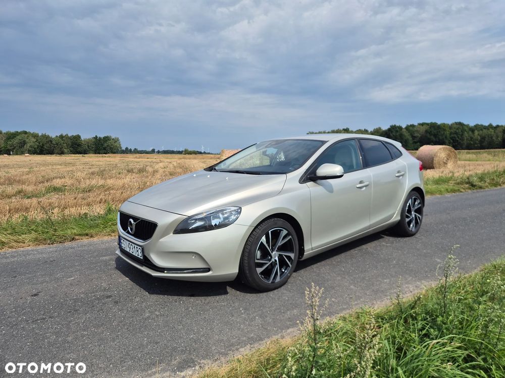 Volvo V40 D2 Drive-E R-Design Momentum - 5