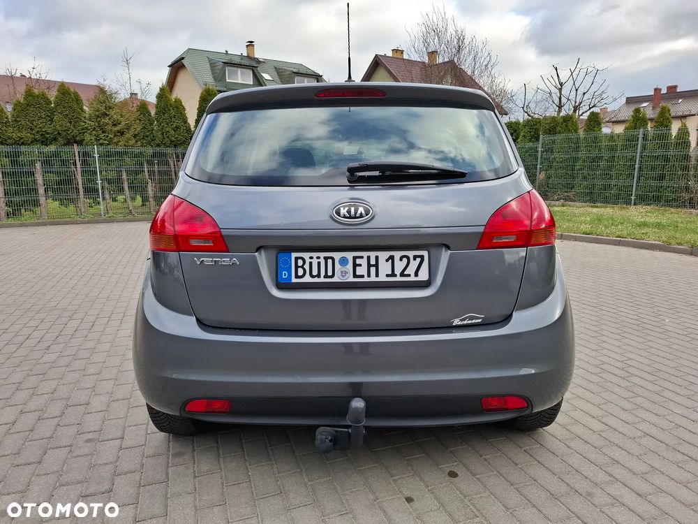Kia Venga 1.4 CVVT Fifa World Cup Edition - 6