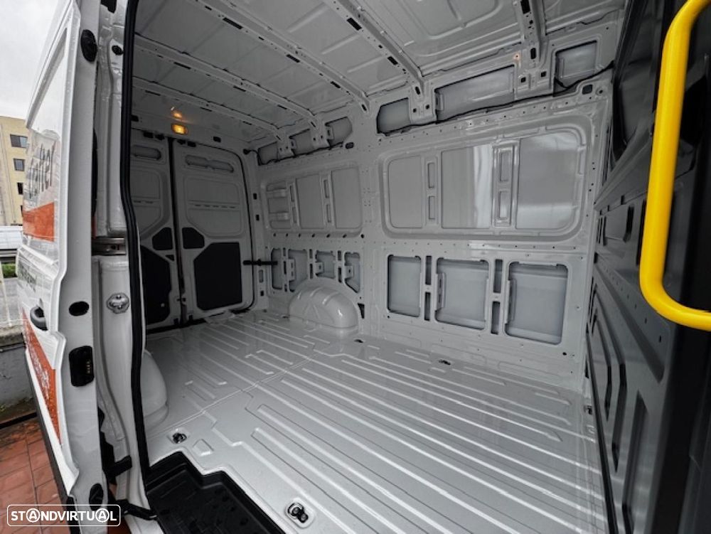 VW Crafter Crafter 35 L3H3 140 cv - 14