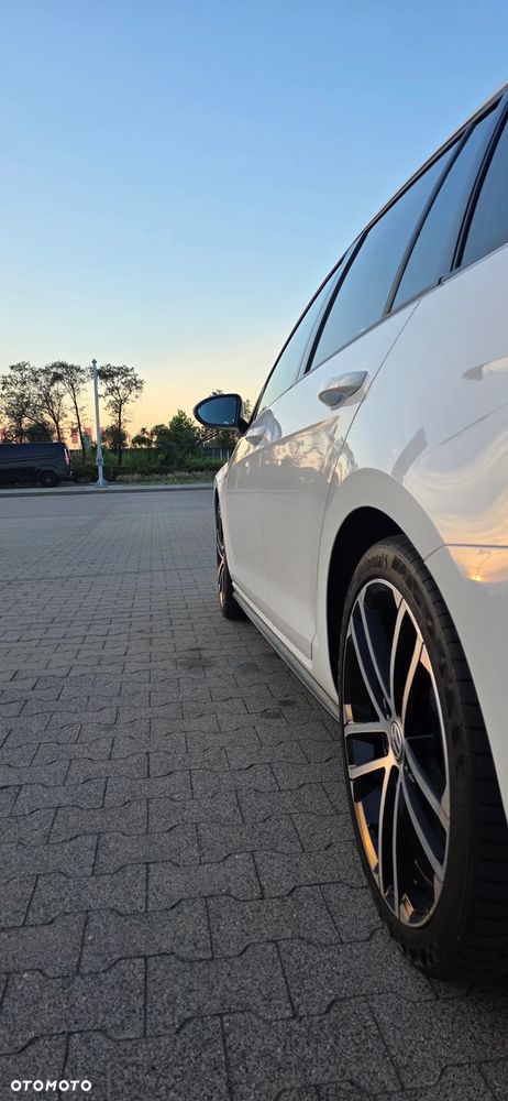 Volkswagen Golf - 8