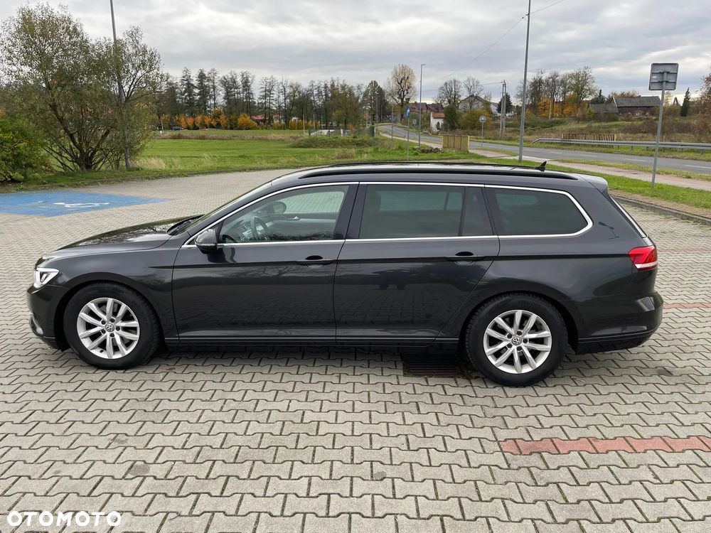 Volkswagen Passat 2.0 TDI (BlueMotion Technology) DSG Comfortline - 9