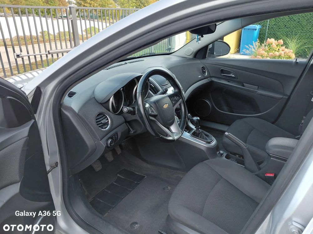 Chevrolet Cruze 1.6 LT - 11