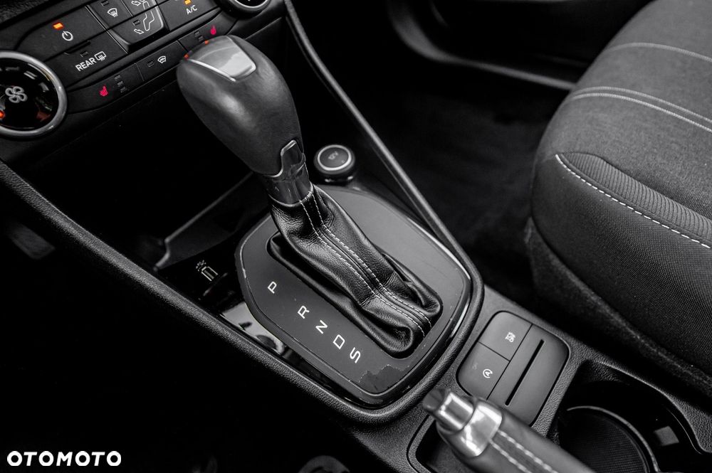 Ford Fiesta 1.0 EcoBoost S&S TITANIUM X - 31