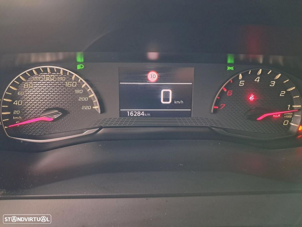 Peugeot 2008 1.2 PureTech Style - 18