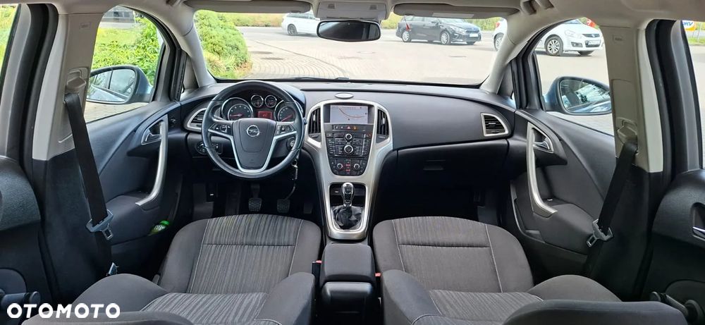 Opel Astra 1.6 Turbo Cosmo - 11