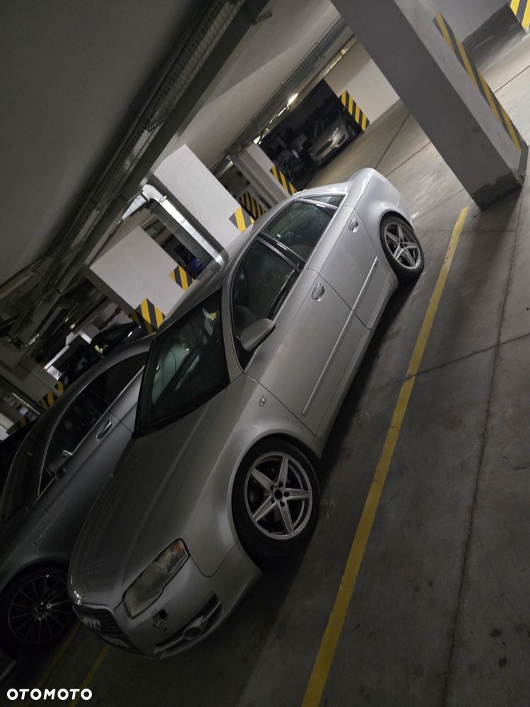 Audi A4 Limousine